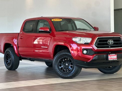 Used 2020 Toyota Tacoma SR5 w/ Technology Package AWD/4WD image 2