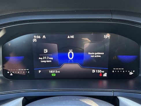 Used 2023 Volkswagen Taos SE image 11