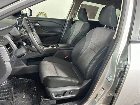 Used 2025 Nissan Rogue SV AWD/4WD image 11