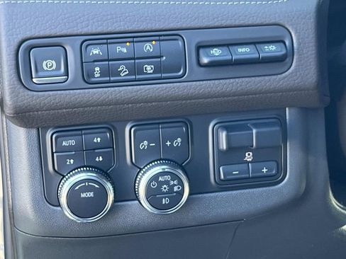 Used 2024 GMC Yukon Denali w/ Max Trailering Package image 28
