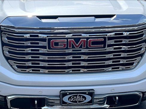 Used 2023 GMC Sierra 1500 Denali w/ Denali Reserve Package AWD/4WD image 30