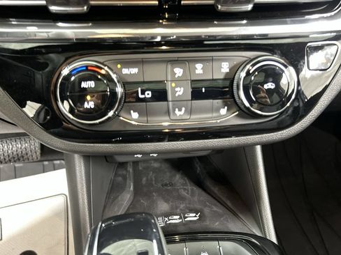 Certified 2026 Buick Envista Sport Touring w/ Convenience I Package FWD image 16