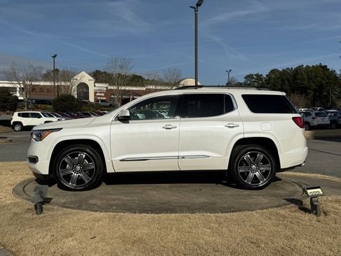 Used 2018 GMC Acadia Denali w/ Technology Package image 4