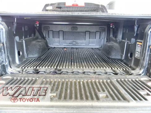 Used 2019 Chevrolet Colorado LT AWD/4WD image 4