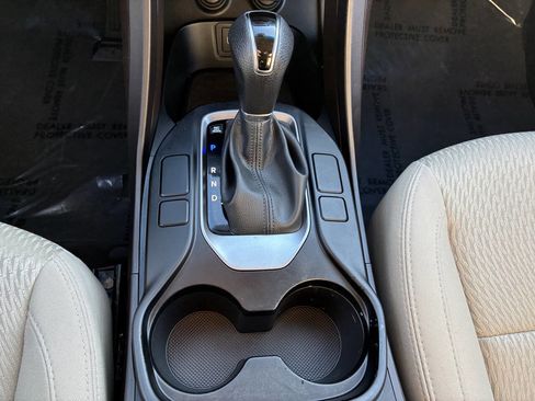 Used 2017 Hyundai Santa Fe Sport image 11