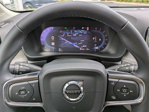 Used 2023 Volvo XC40 B5 Ultimate image 37