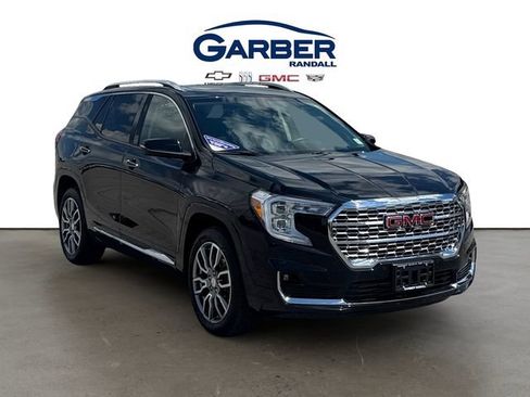 Used 2022 GMC Terrain Denali w/ Denali Premium Package AWD/4WD image 7