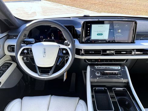 New 2026 Lincoln Aviator Black Label w/ Jet Appearance Package image 14