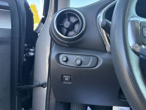 Used 2023 Chevrolet Blazer LT w/ Convenience Package image 17