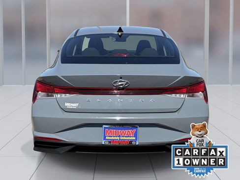 Used 2022 Hyundai Elantra SEL FWD image 5