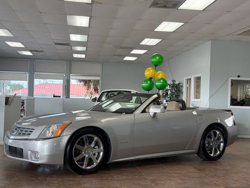 Used 2008 Cadillac XLR RWD image 2