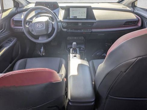 Used 2025 Toyota Prius Plug-In Hybrid image 14