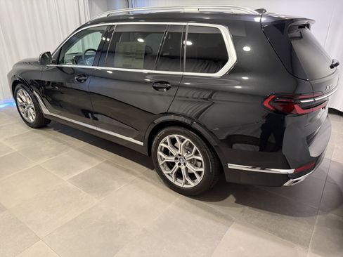 New 2026 BMW X7 xDrive40i w/ Premium Package image 3