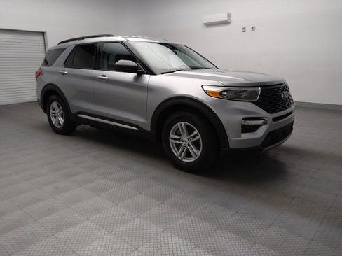 Used 2024 Ford Explorer XLT w/ Equipment Group 202A image 13