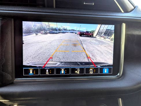 Used 2021 GMC Yukon XL Denali image 24