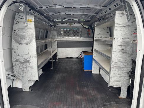 Used 2019 Chevrolet Express 3500 w/ Driver Convenience Package RWD image 3