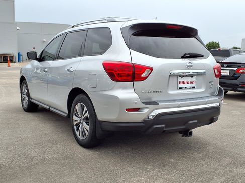 Used 2020 Nissan Pathfinder SL AWD/4WD image 3