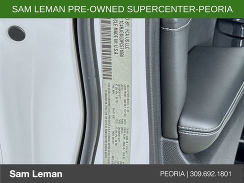 Used 2023 Jeep Grand Cherokee Overland image 33