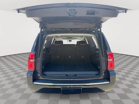 Used 2019 Chevrolet Suburban Premier w/ Premier Plus Edition AWD/4WD image 21