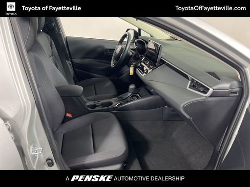 Certified 2025 Toyota Corolla LE FWD image 6