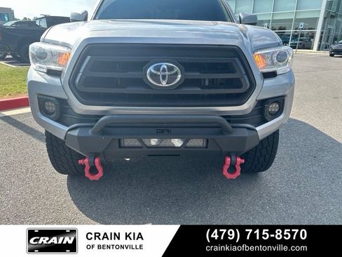 Used 2021 Toyota Tacoma SR AWD/4WD image 9