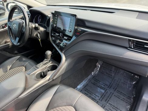 Used 2022 Toyota Camry SE FWD image 17