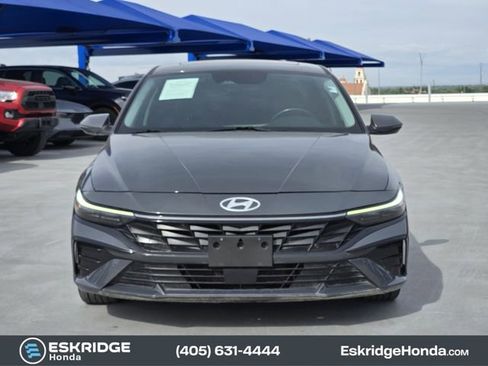 Used 2024 Hyundai Elantra Limited FWD image 2