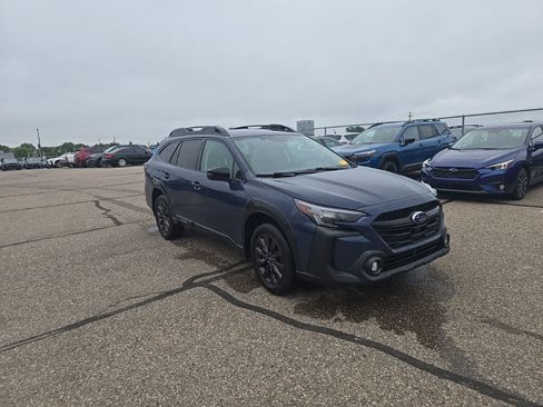 Used 2025 Subaru Outback Onyx Edition AWD/4WD image 5