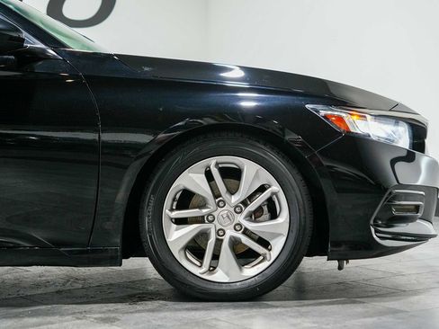 Used 2018 Honda Accord LX image 9
