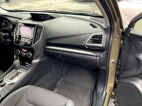Used 2023 Subaru Forester Premium image 12