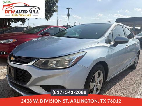 Used 2017 Chevrolet Cruze LS FWD image 1