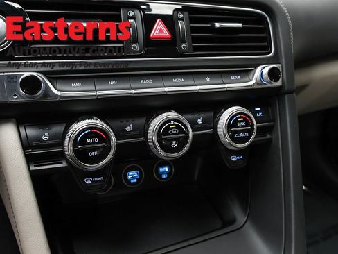 Used 2023 Genesis G70 2.0T image 21