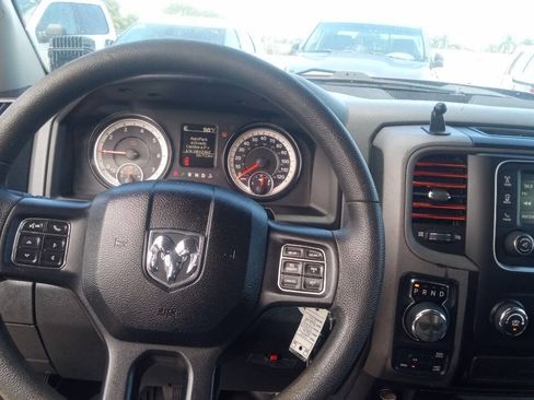 Used 2018 RAM 1500 Express w/ Express Value Package AWD/4WD image 12