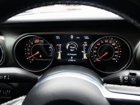 Used 2020 Jeep Wrangler Unlimited Sahara AWD/4WD image 12