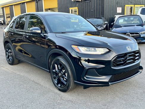 Used 2023 Honda HR-V Sport image 3