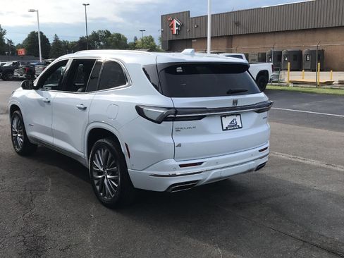 Used 2026 Buick Enclave Avenir w/ Super Cruise Package AWD/4WD image 7