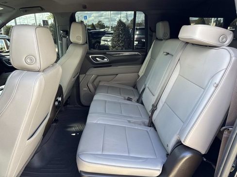 Used 2024 GMC Yukon XL SLT image 18
