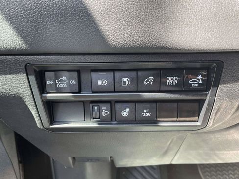 Used 2023 Toyota Tundra Limited AWD/4WD image 24