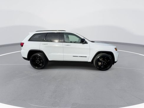 Used 2020 Jeep Grand Cherokee Laredo AWD/4WD image 23