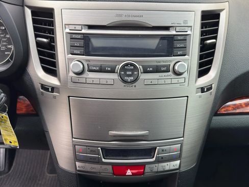 Used 2011 Subaru Legacy 2.5i Limited image 20