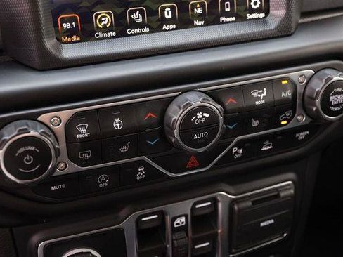 Used 2021 Jeep Gladiator Mojave AWD/4WD image 18