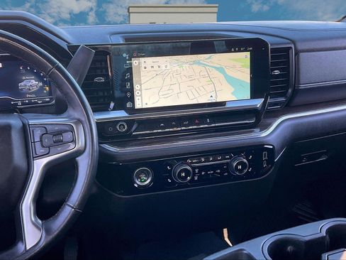 Used 2023 Chevrolet Silverado 1500 LT image 6