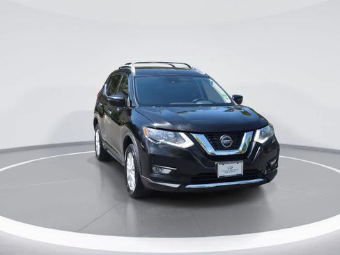 Used 2019 Nissan Rogue SV AWD/4WD image 3