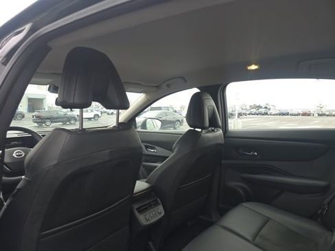 Used 2023 Nissan Ariya AWD image 15