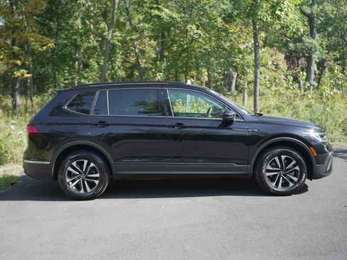 Certified 2024 Volkswagen Tiguan S image 10