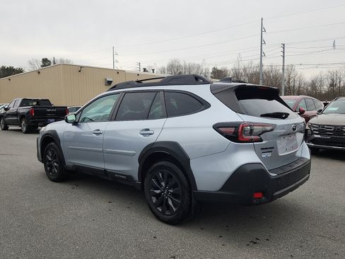 Used 2023 Subaru Outback Onyx Edition XT AWD/4WD image 5