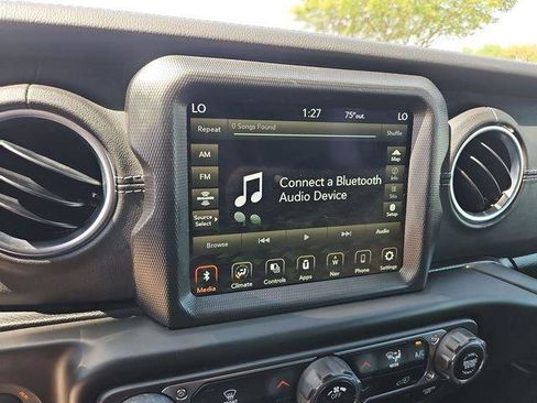 Used 2023 Jeep Wrangler Unlimited Sahara AWD/4WD image 13