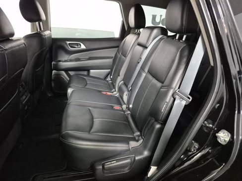 Used 2019 Nissan Pathfinder Platinum FWD image 26