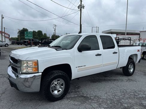 Used 2008 Chevrolet Silverado 2500 LT w/ Suspension Package, Off-Road AWD/4WD image 2