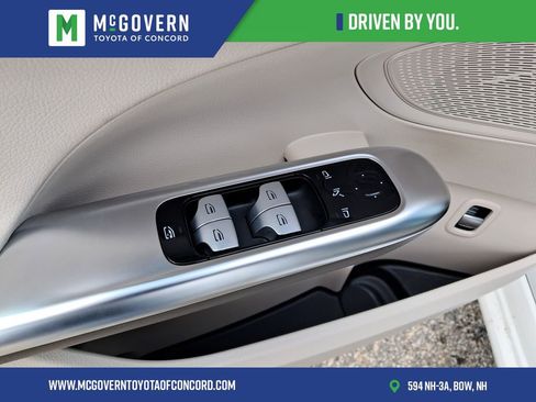 Used 2023 Mercedes-Benz C 300 4MATIC Sedan image 16